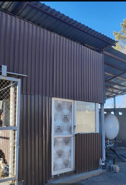 Продам навес ограждение, профнастилы стойки, трубы.