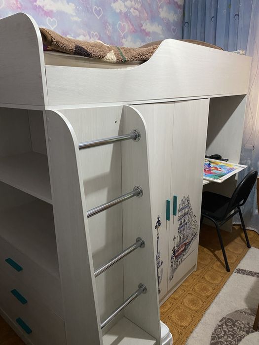 Детский гарнитур, двухярусная кровать