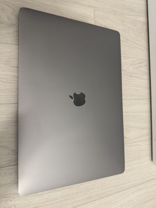 Laptop Apple MacBook Pro 16” 2020 I7 2.6Ghz 32Gb 512Gb