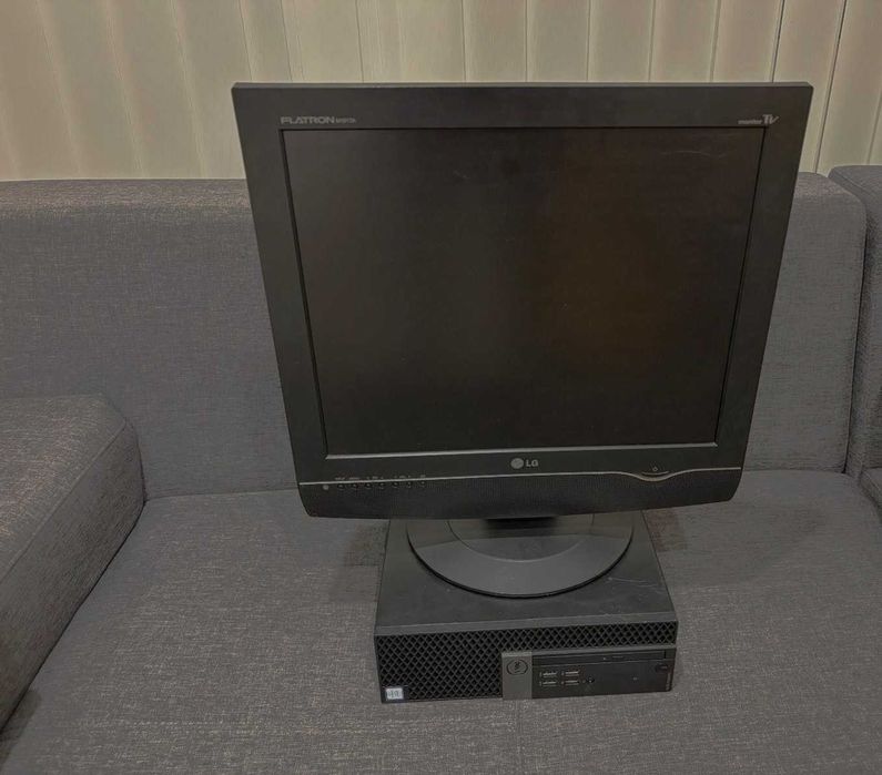 Sistem Dell ,i7-6700,ssd 256 gb,grafica Ati,16 ddr3,win 10,monitor Lg