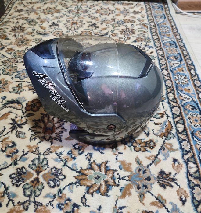 Продам мото шлем. Б/У. Размер L