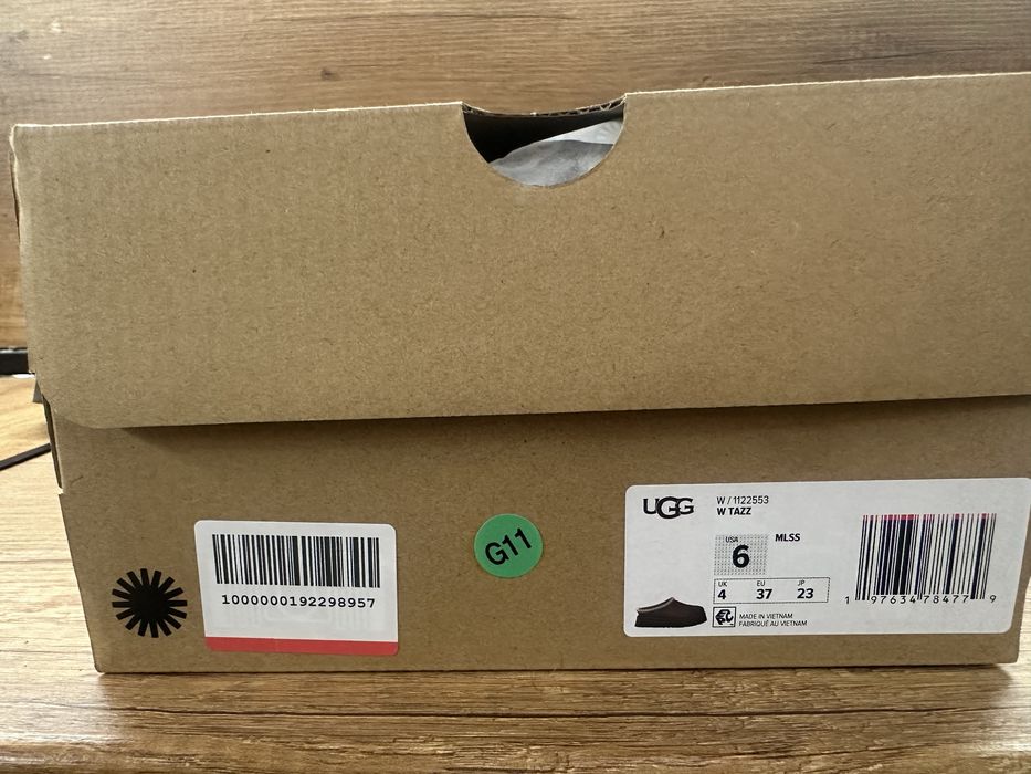 Оригинални  UGG W Tazz II чисто нови боти