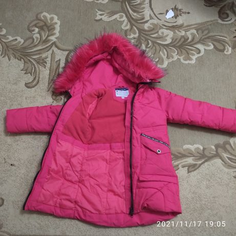 Куртка зимняя красного цвета для девочек