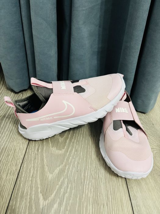 Adidasi Nike —-35,5