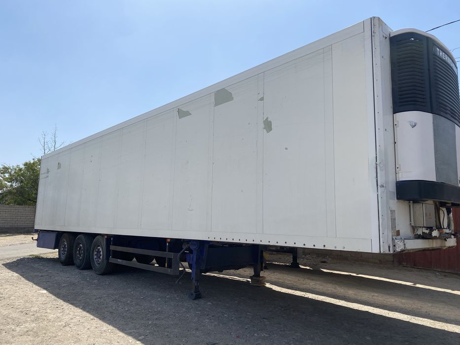 Продаеться полуприцеп 2000 года