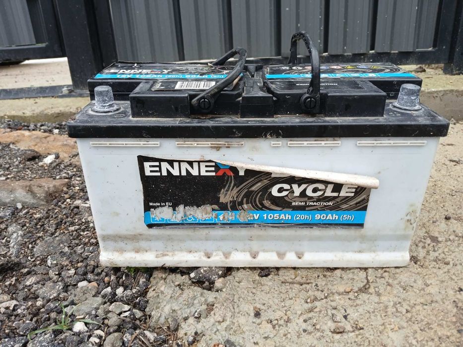 Тягов акумулатор 105 Ah комплект със зарядно!