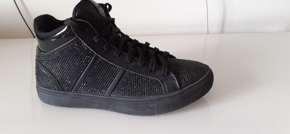 Vand ghete cu strasuri negre