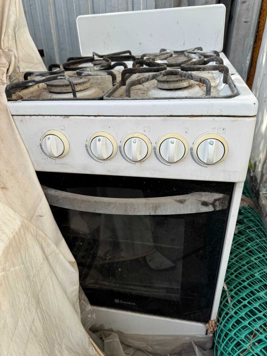 Продам газовую плиту