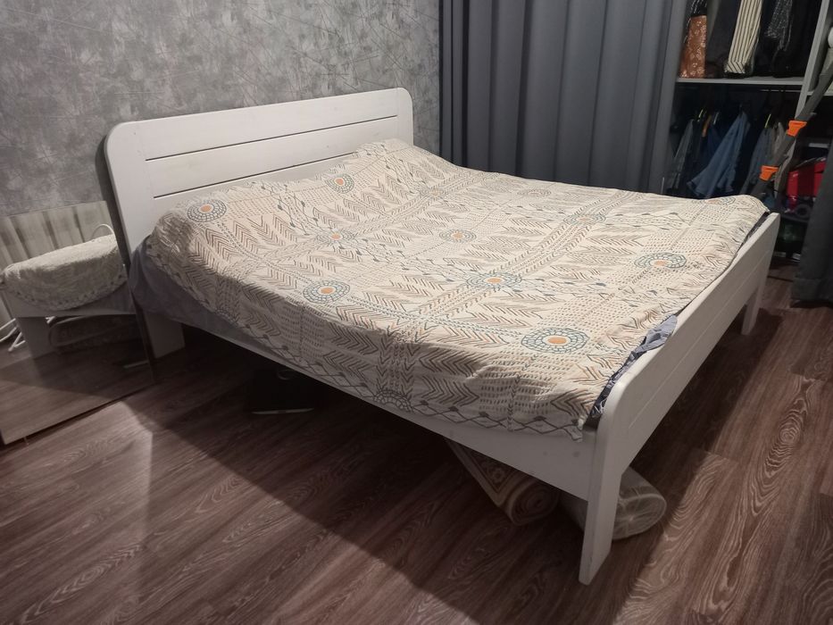 Кровать IKEA 187х207см