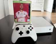 Xbox One S - 500GB - Fifa 20 - un controller