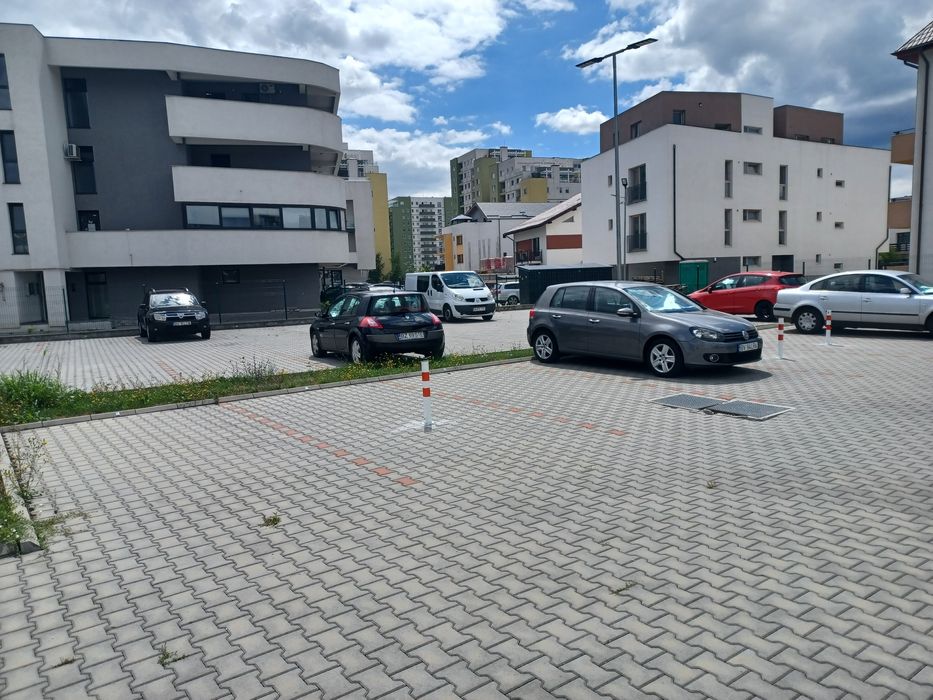Vand/inchiriez parcare supraterana zona Coresi Brasov