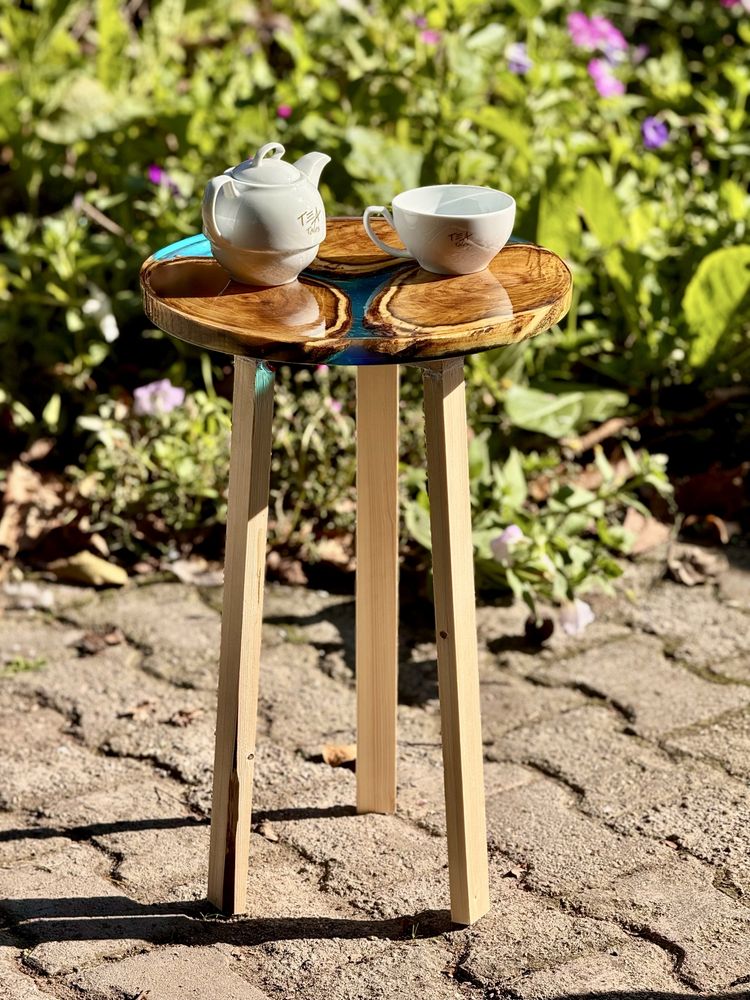 Masă de cafea din rasina epoxidica si lemn masiv