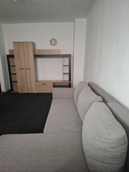 Închiriez garsonieră