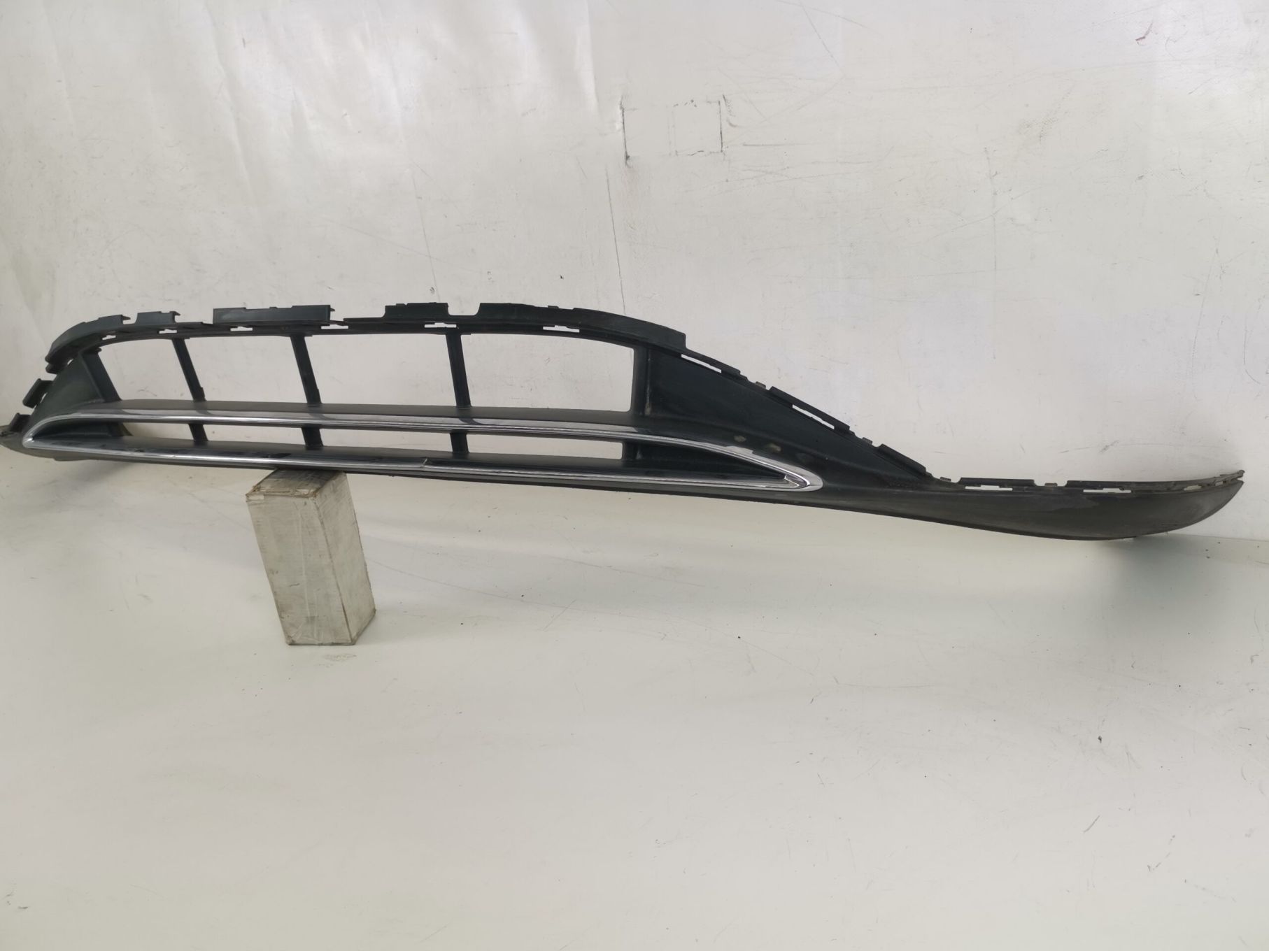 Grila Inferioara Bara Fata Mercedes Benz EQE V295 2022-2025 Original I