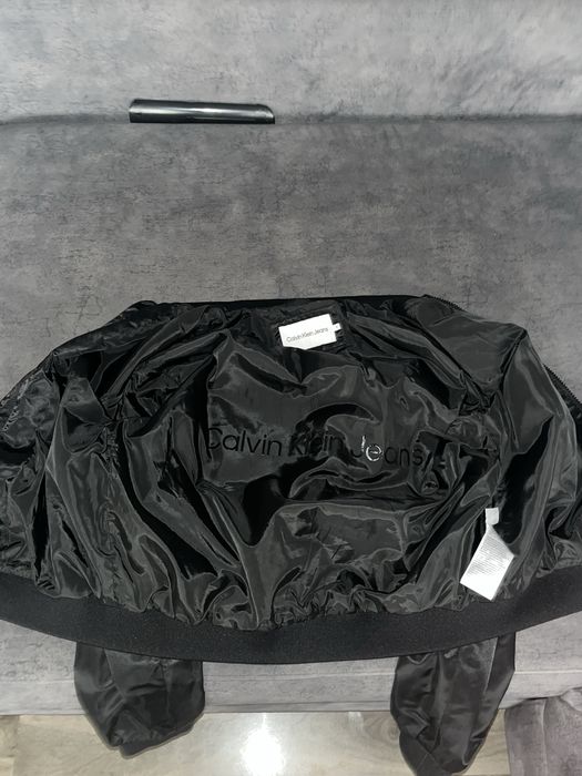 Vand geaca toamna Calvin Klein 11-12 ani