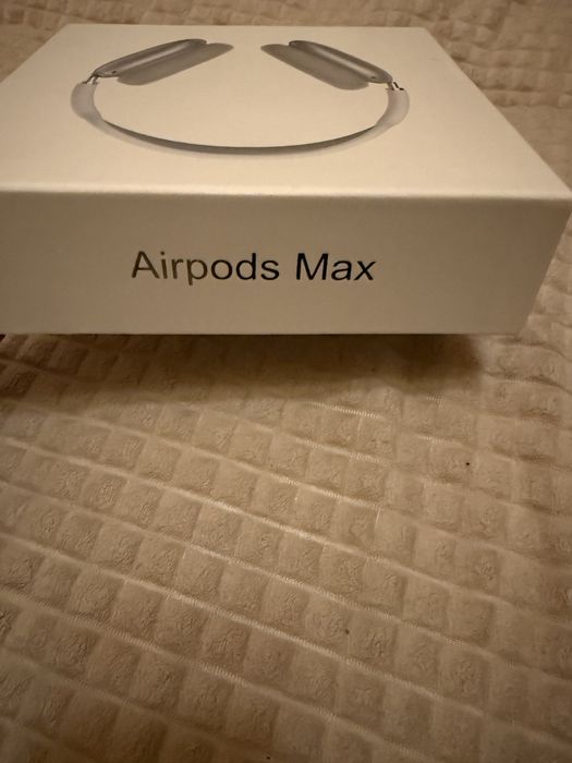 Air Pods Max last gen