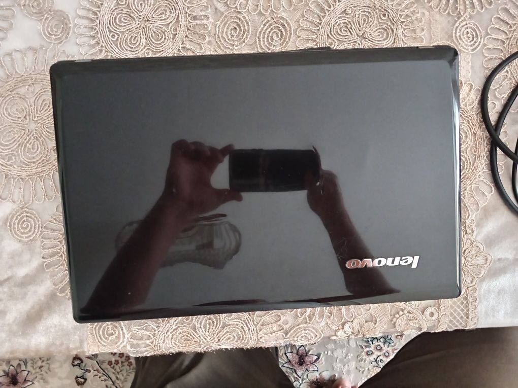 Lenovo ноутбук  сотилади