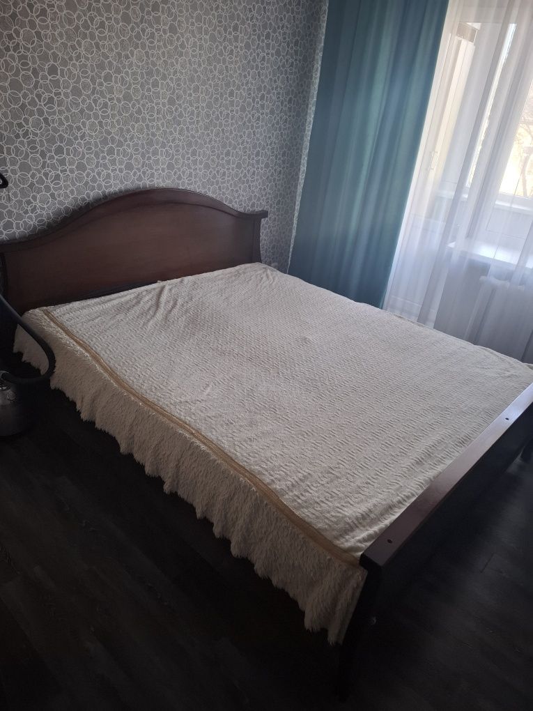 Продам кровать  160×200