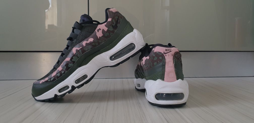 Nike Air Max 95 UK 6 US 8.5 / 40/25.5см ОРИГИНАЛ! Дамски Маратонки!