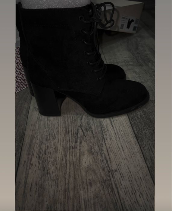 Осенние сапоги на каблуке