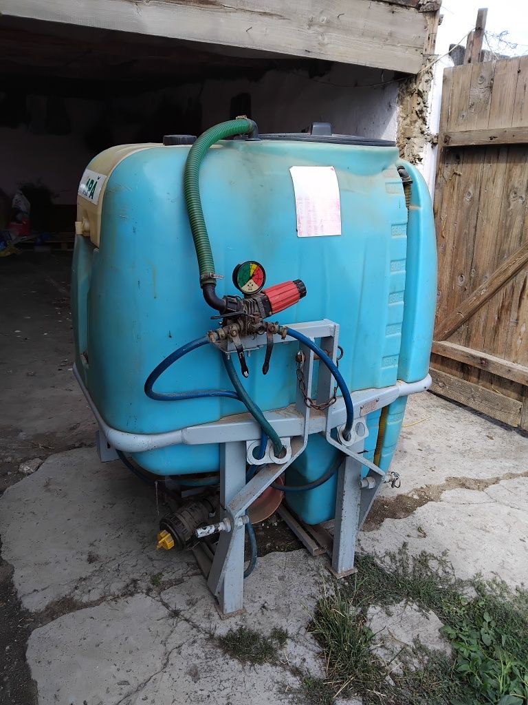 Vând atomizor viticol