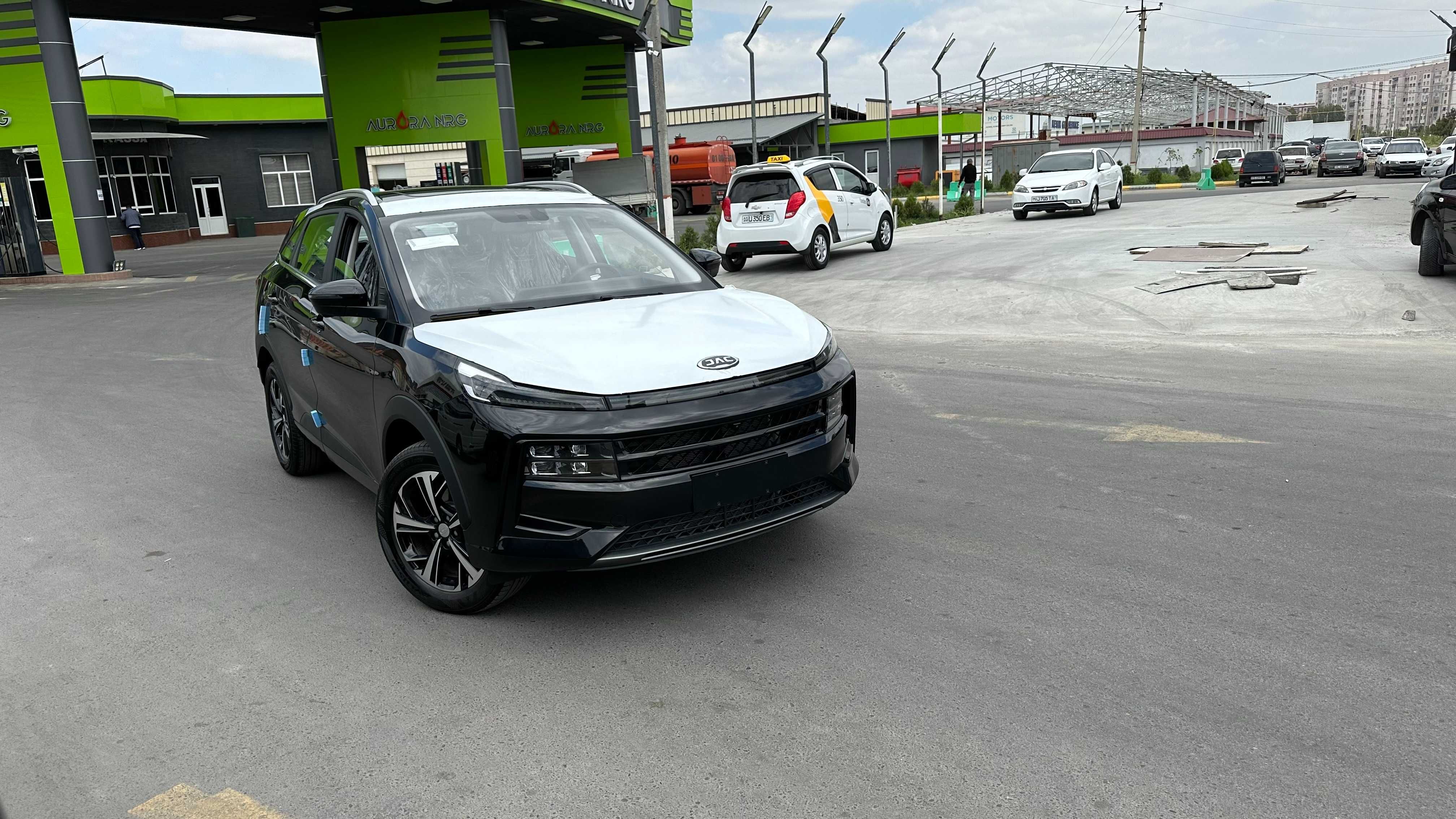 JAC JS6 - шаҳар ва узоқ йўллар учун ақлли ва қулай кроссовер!