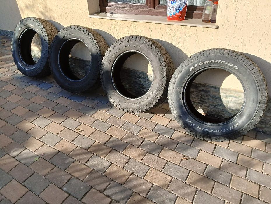 Vând cauciucuri 285/65 r20M+S