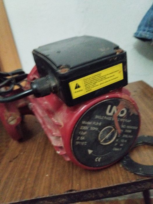 Водяной насос циркуляционный