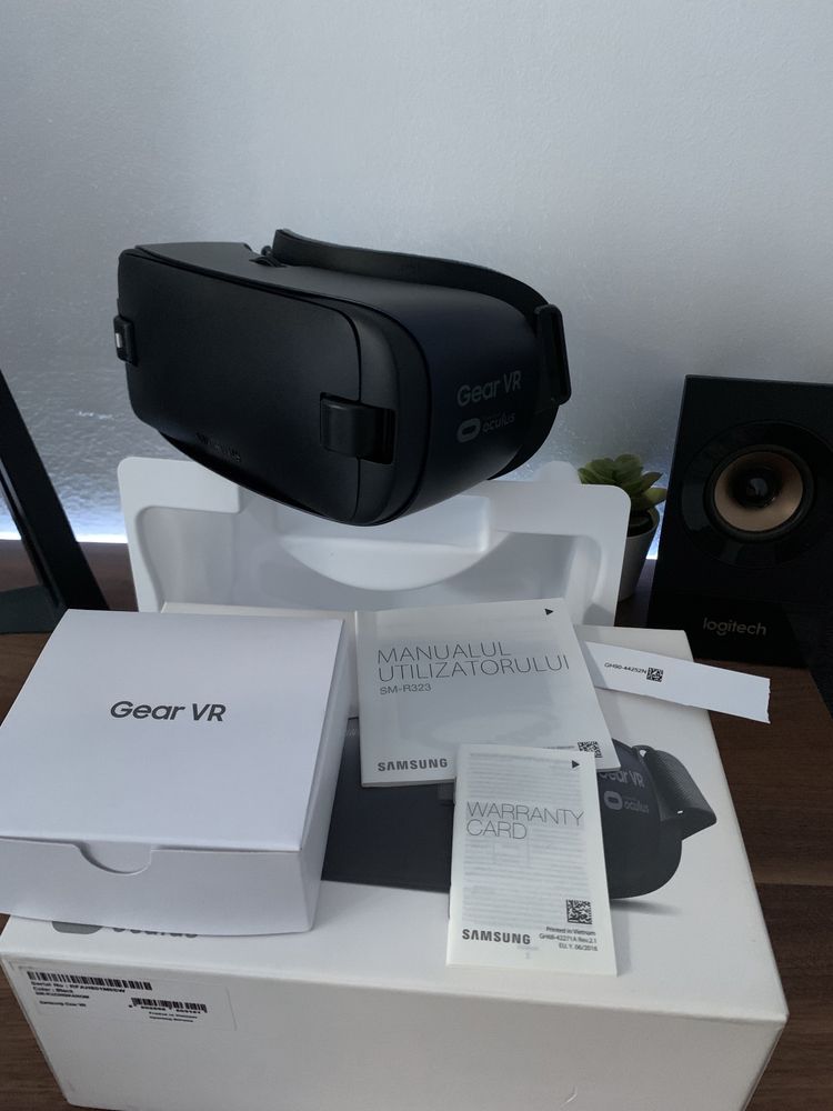 Ochelari Oculus Gear VR pentru telefon !