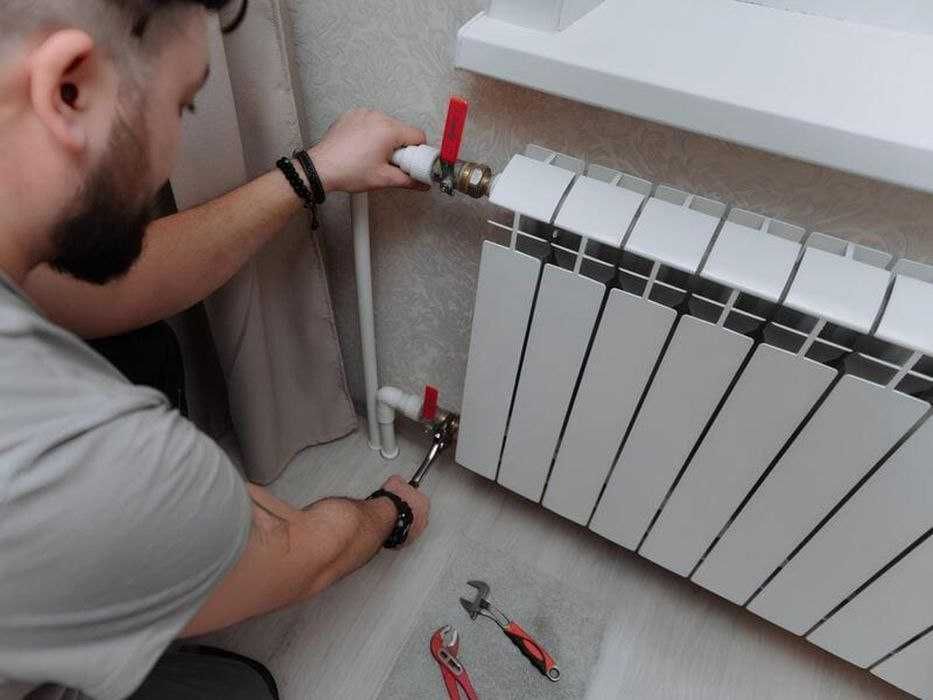 Сантехник. Замена радиаторов. Установка унитаза. Прочистка труб