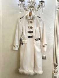 Palton alb cu blăniță