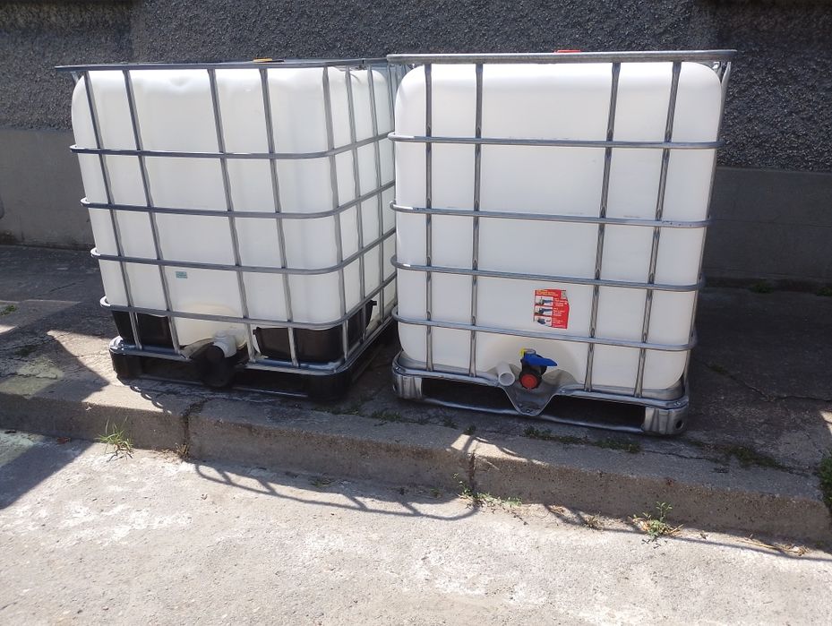 Бидони 1 тон отлично състояние подходящи за вода и капково напояване