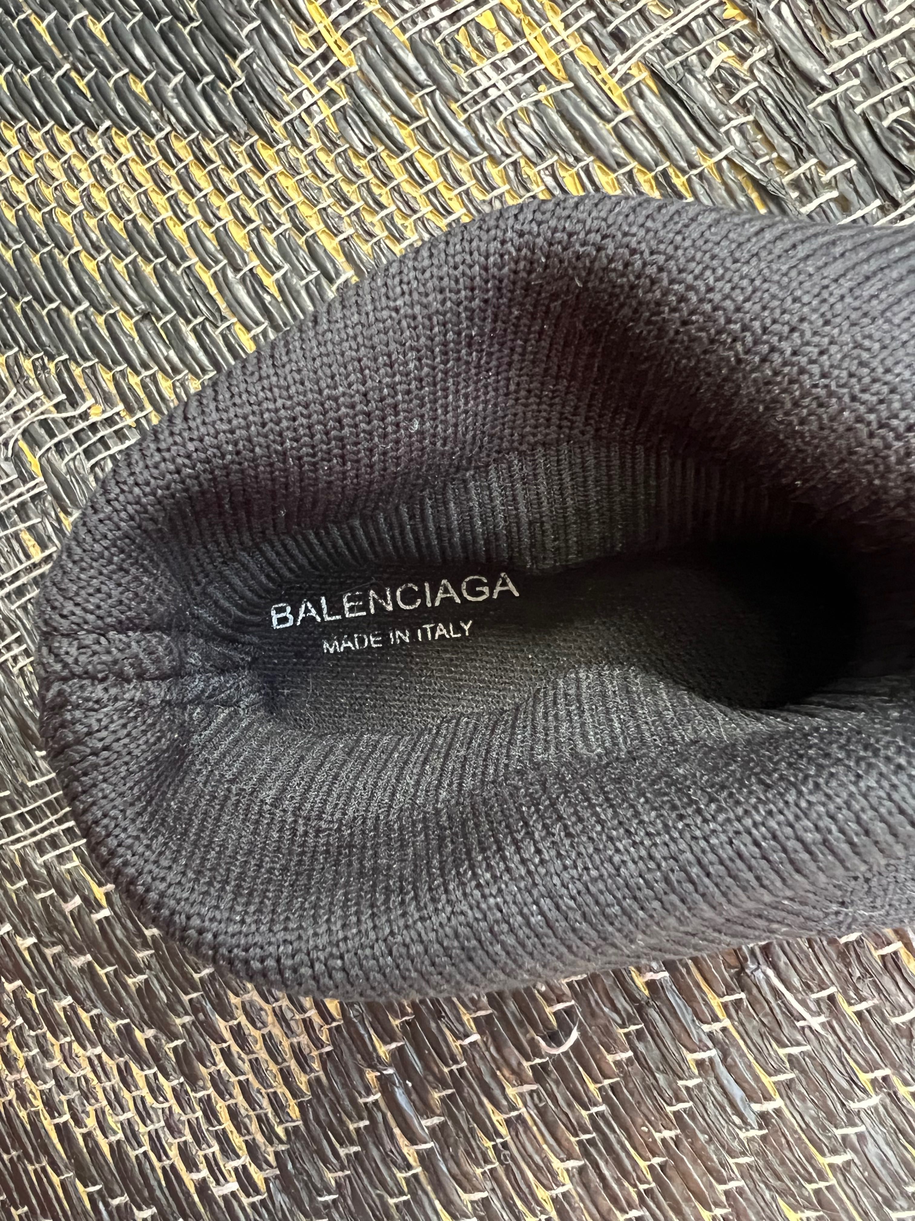 Balenciaga много запазени