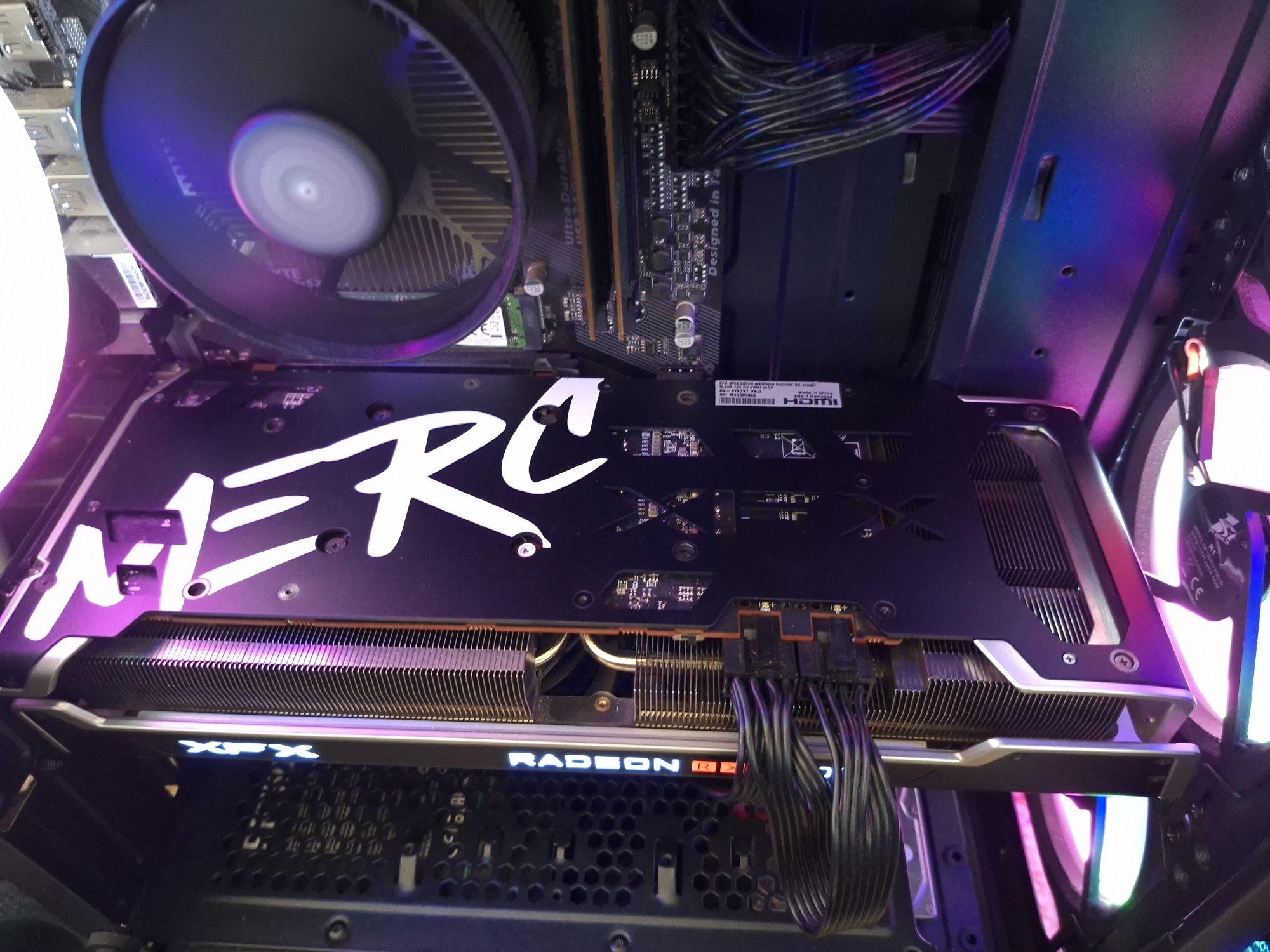 Геймърски компютър с RX 6700 XT и Ryzen 7 – Готов за всичко!