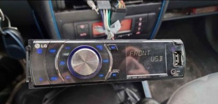 Radio CD  auto de foarte buna calitate