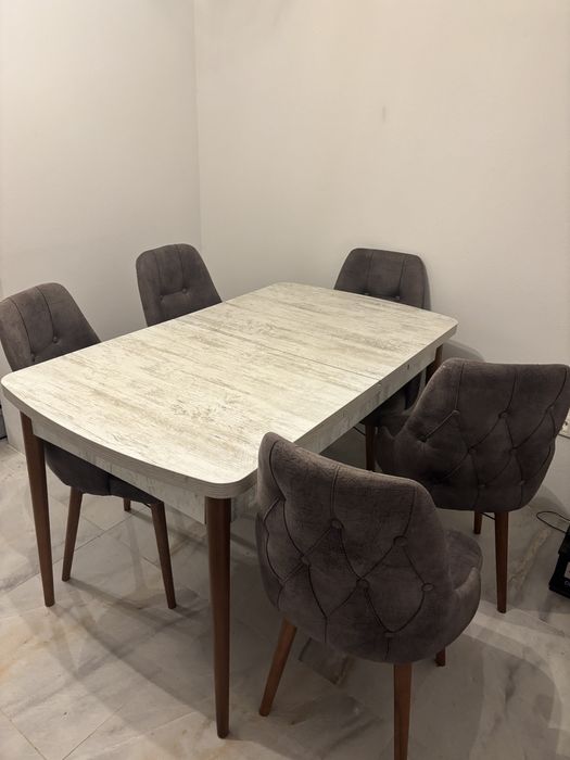 Masa extensibila cu 6 scaune