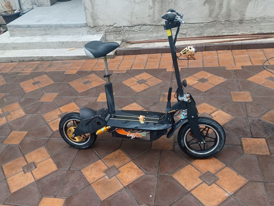 Scuter electric foarte puternic ,merge cu 50 km/ ora și o autonom  65