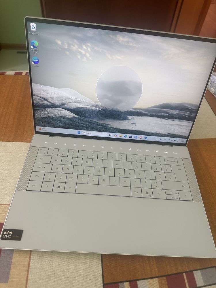 Dell XPS 9440 НОВ !