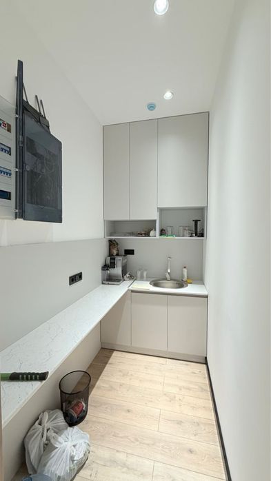 Срочно сдаётся в аренду нежилое помещение в БЦ Status 220 м2