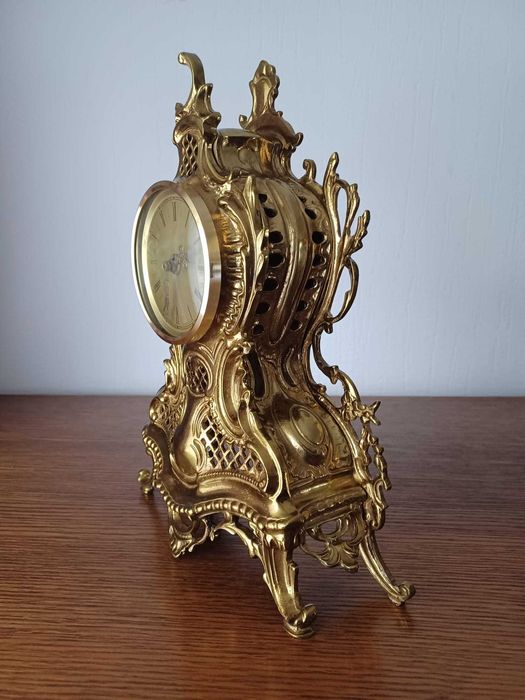 Ceas din bronz inaltime 33 cm .