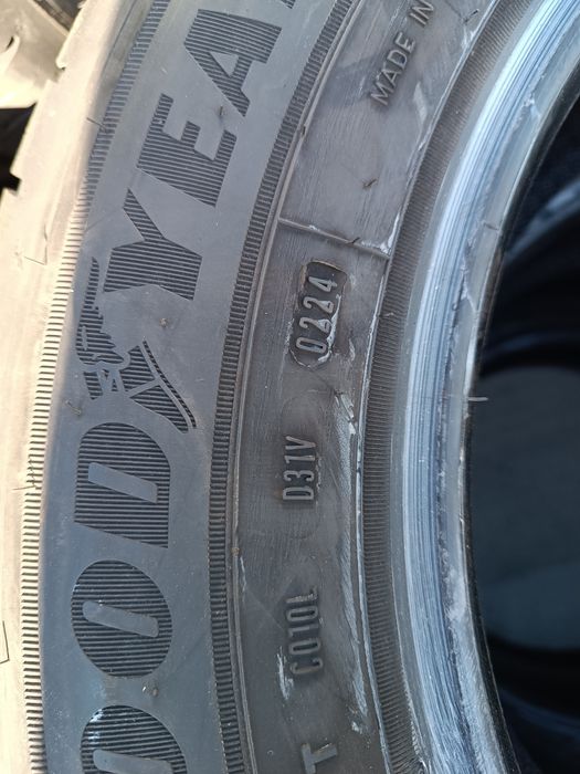 215/65/16,бус,като нови,10мм,дот 2324,goodyear/michelin