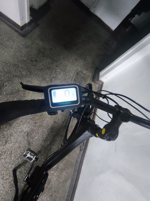 Bicicleta electrica aproape noua