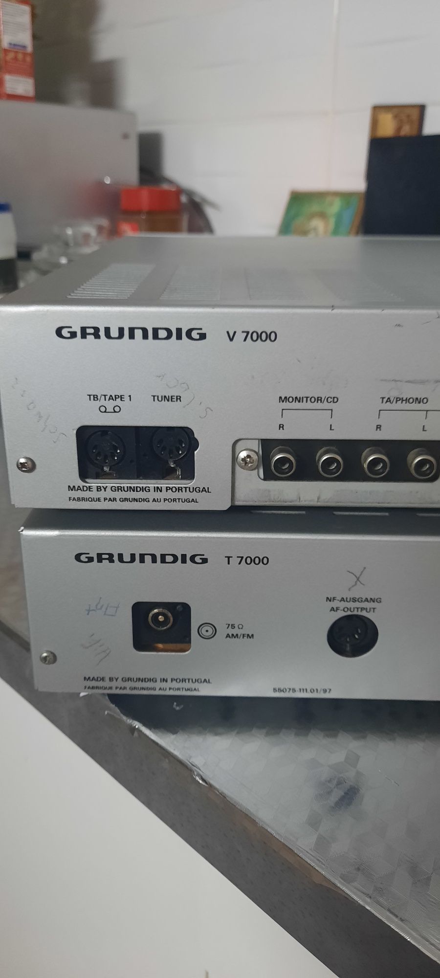 Linie Grunding seria 7000 ,formata din amplificator si tuner
