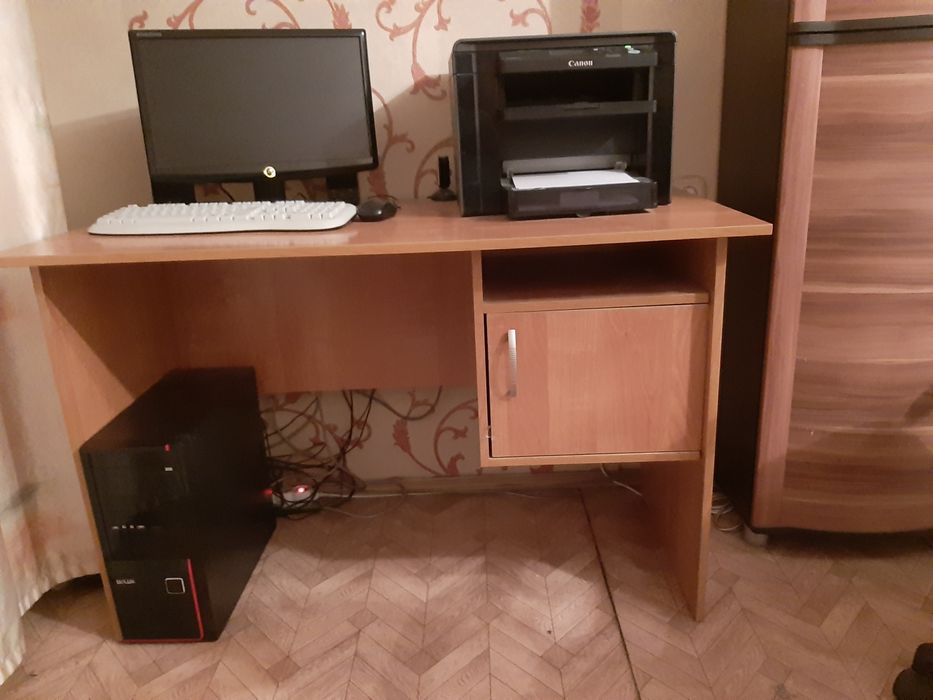 Мебель офисная стол