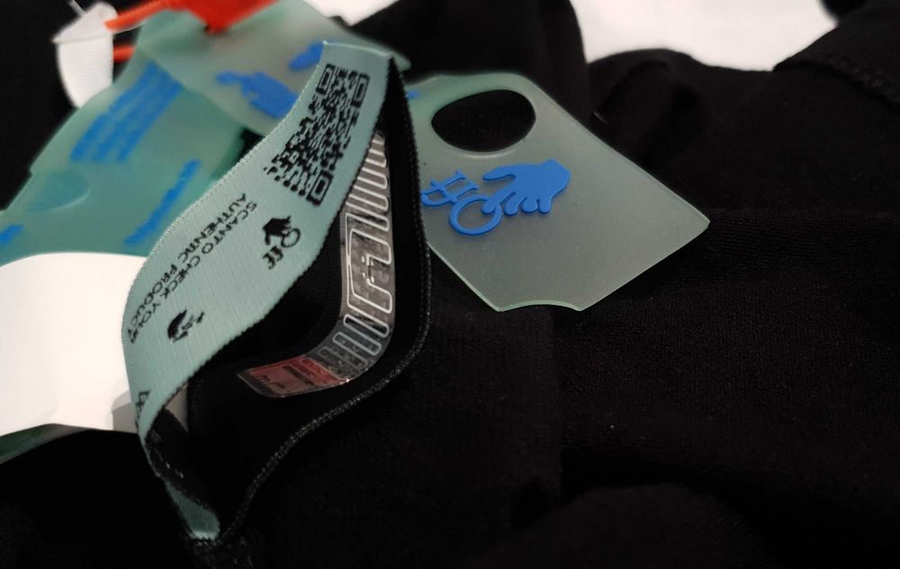 Off-White оригинална тениска