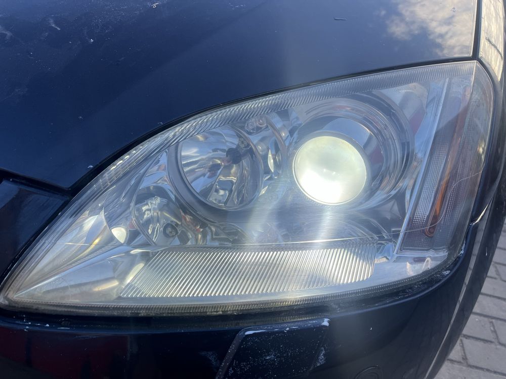 Far xenon ford c max 2006