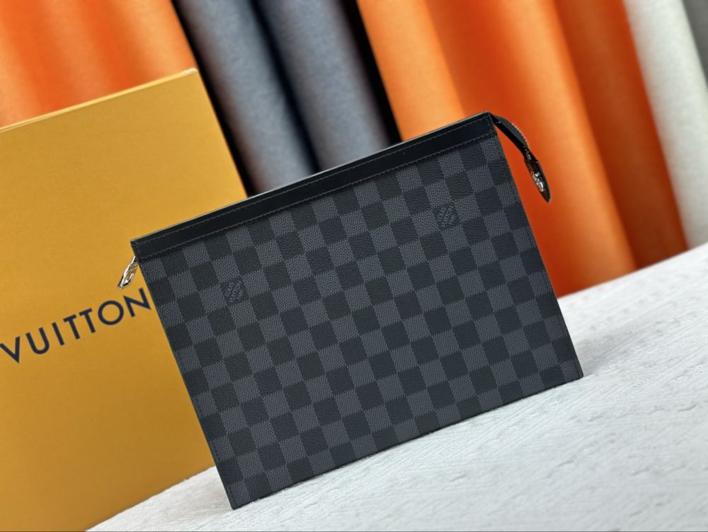 Louis Vuitton Pochette Voyage MM