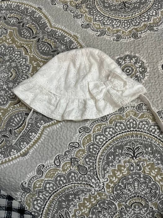 Панама для девочки, подходит на 4 месяца, состояние хорошее, бренд LC