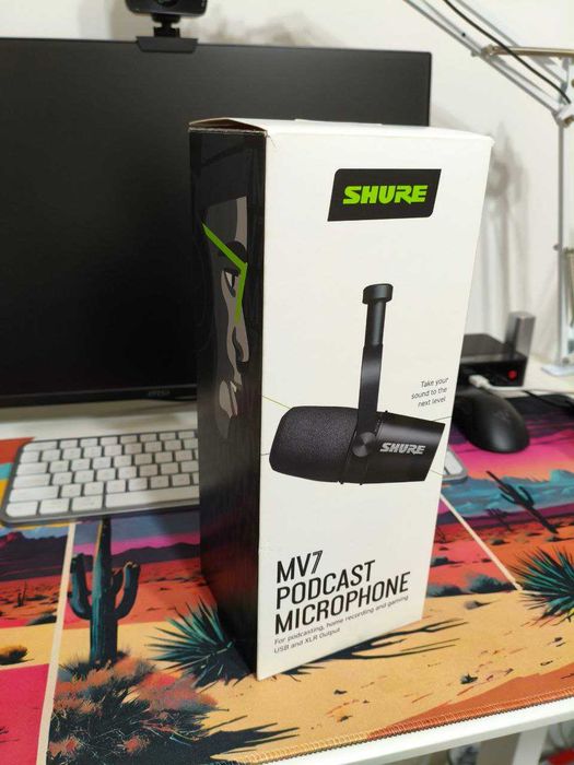 Продаю Микрофон Shure MV7 Podcast Microphone