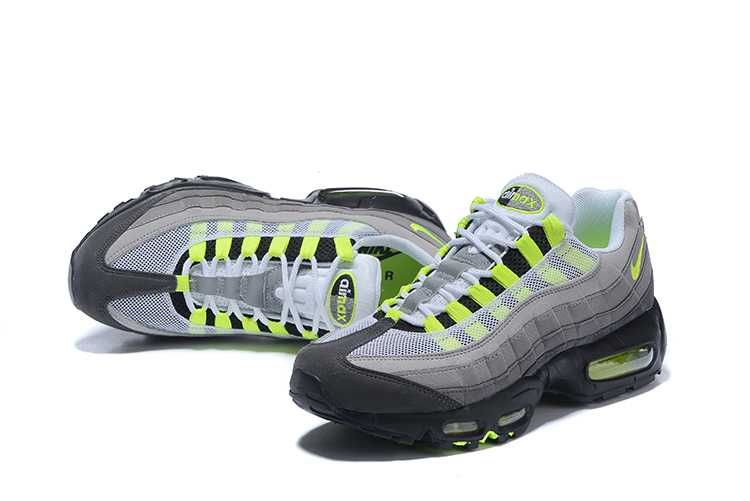 Оригинални маратонки Nike Air Max 95 snake налични  41,42 номер
